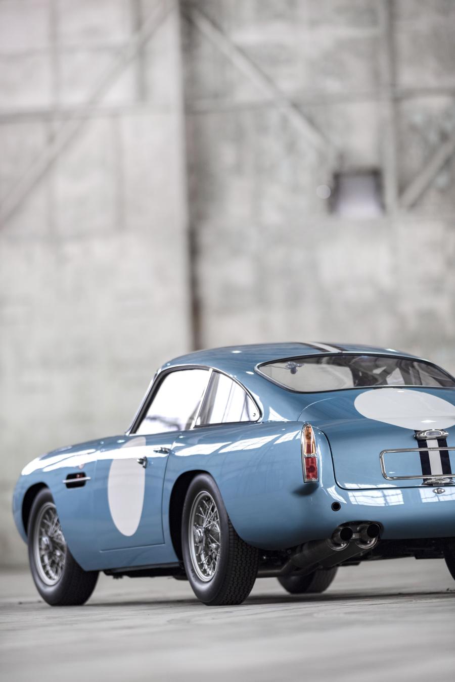 Детали экстерьера Aston Martin DB4 GT Continuation 2017 года  (UK) (фото 52 из 90)